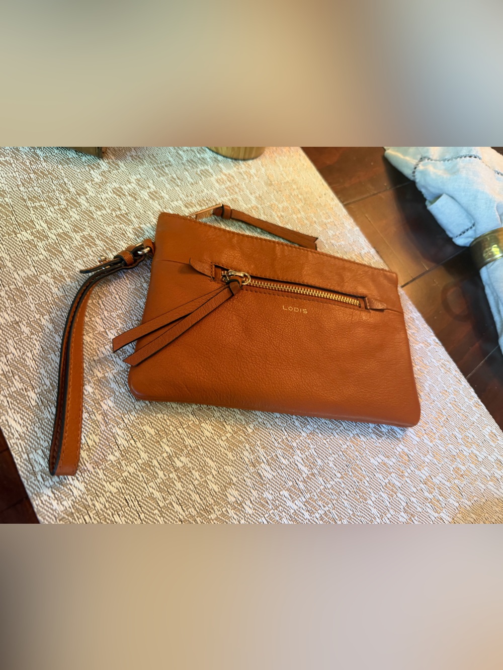 Lodis leather wristlet RFID wallet cognac color - Picture 3 of 16
